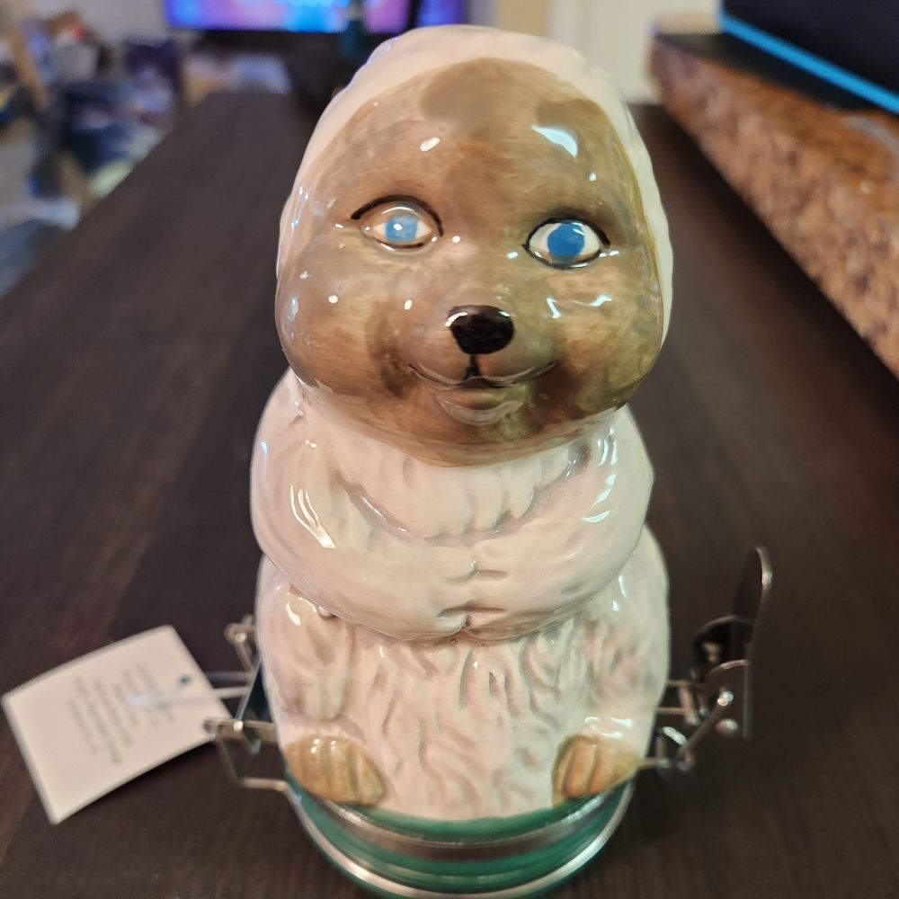 Groundhog ceramic containter for any spices. New in box